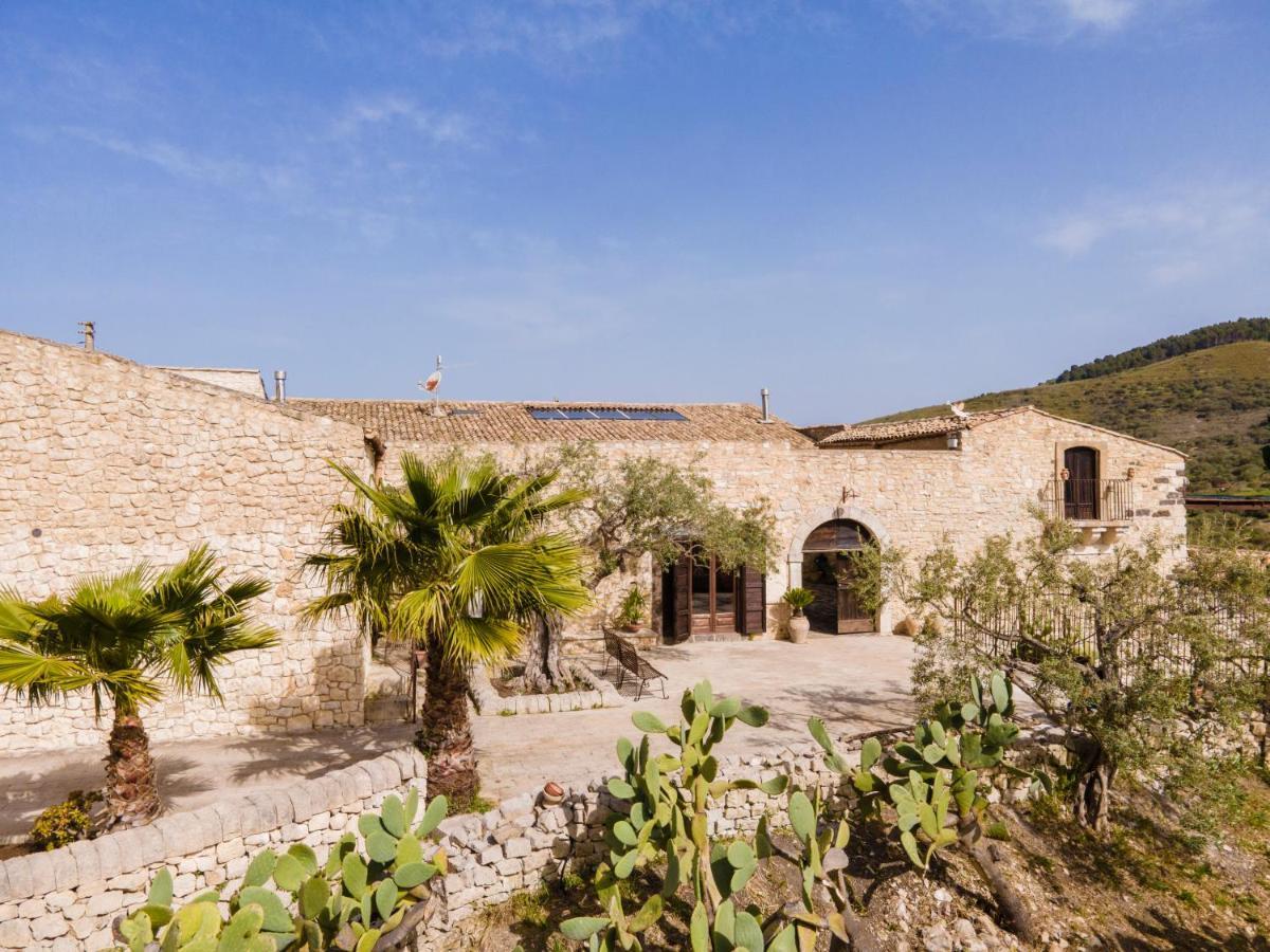 Masseria Fortificata Lo Zafferaneto Buccheri Exteriér fotografie