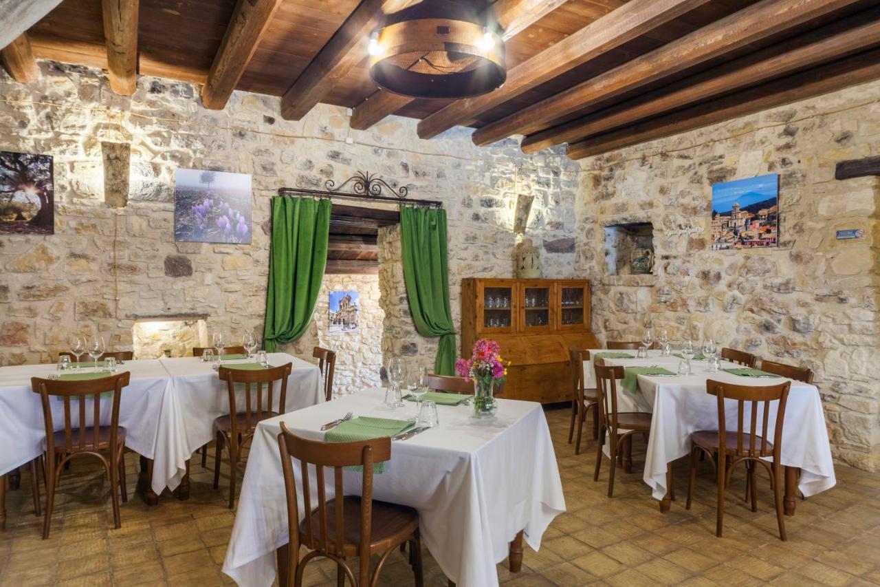 Masseria Fortificata Lo Zafferaneto Buccheri Exteriér fotografie