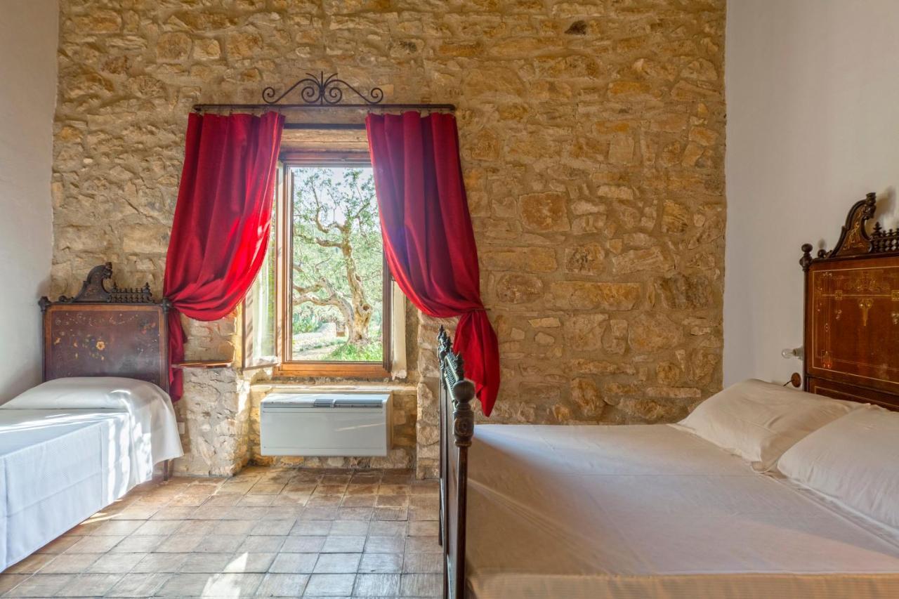 Masseria Fortificata Lo Zafferaneto Buccheri Exteriér fotografie