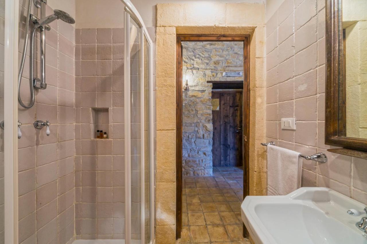 Masseria Fortificata Lo Zafferaneto Buccheri Exteriér fotografie