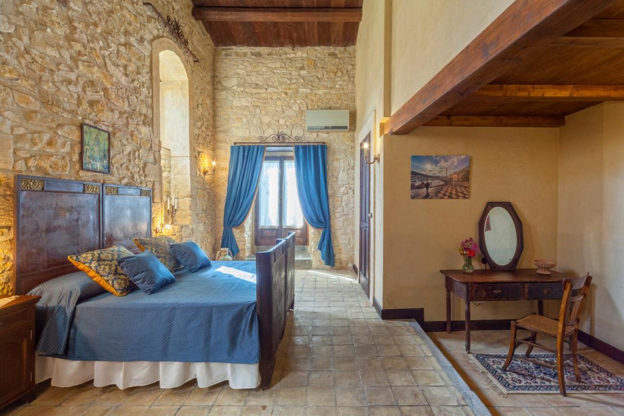 Masseria Fortificata Lo Zafferaneto Buccheri Exteriér fotografie