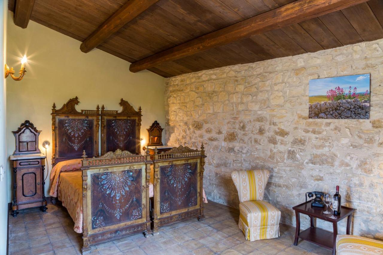 Masseria Fortificata Lo Zafferaneto Buccheri Exteriér fotografie