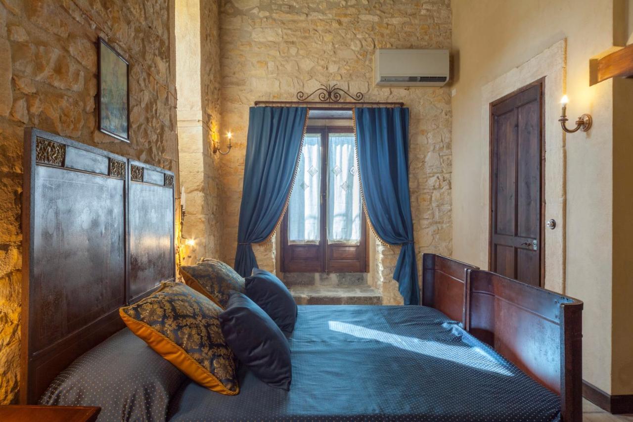 Masseria Fortificata Lo Zafferaneto Buccheri Exteriér fotografie