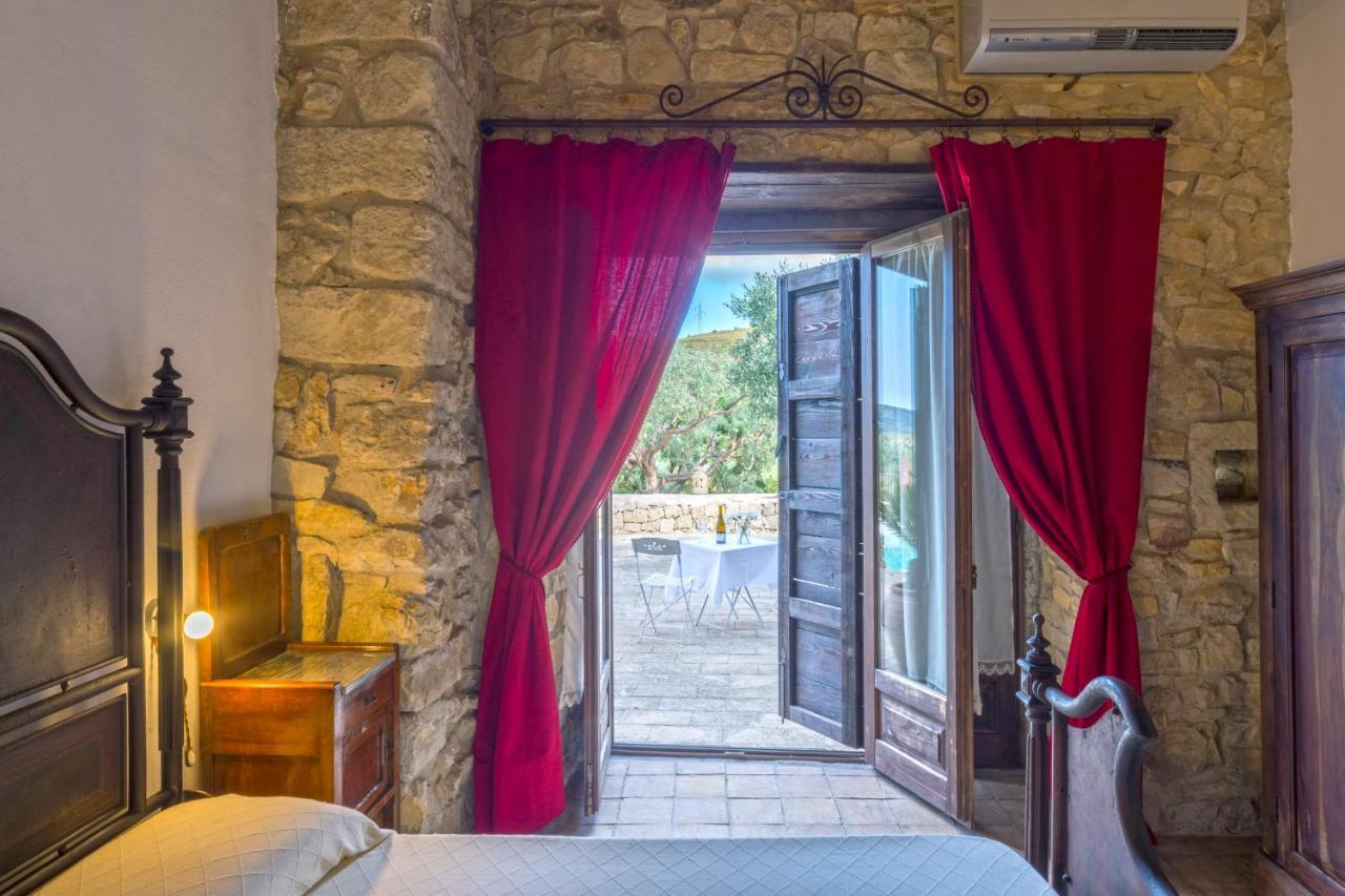 Masseria Fortificata Lo Zafferaneto Buccheri Exteriér fotografie