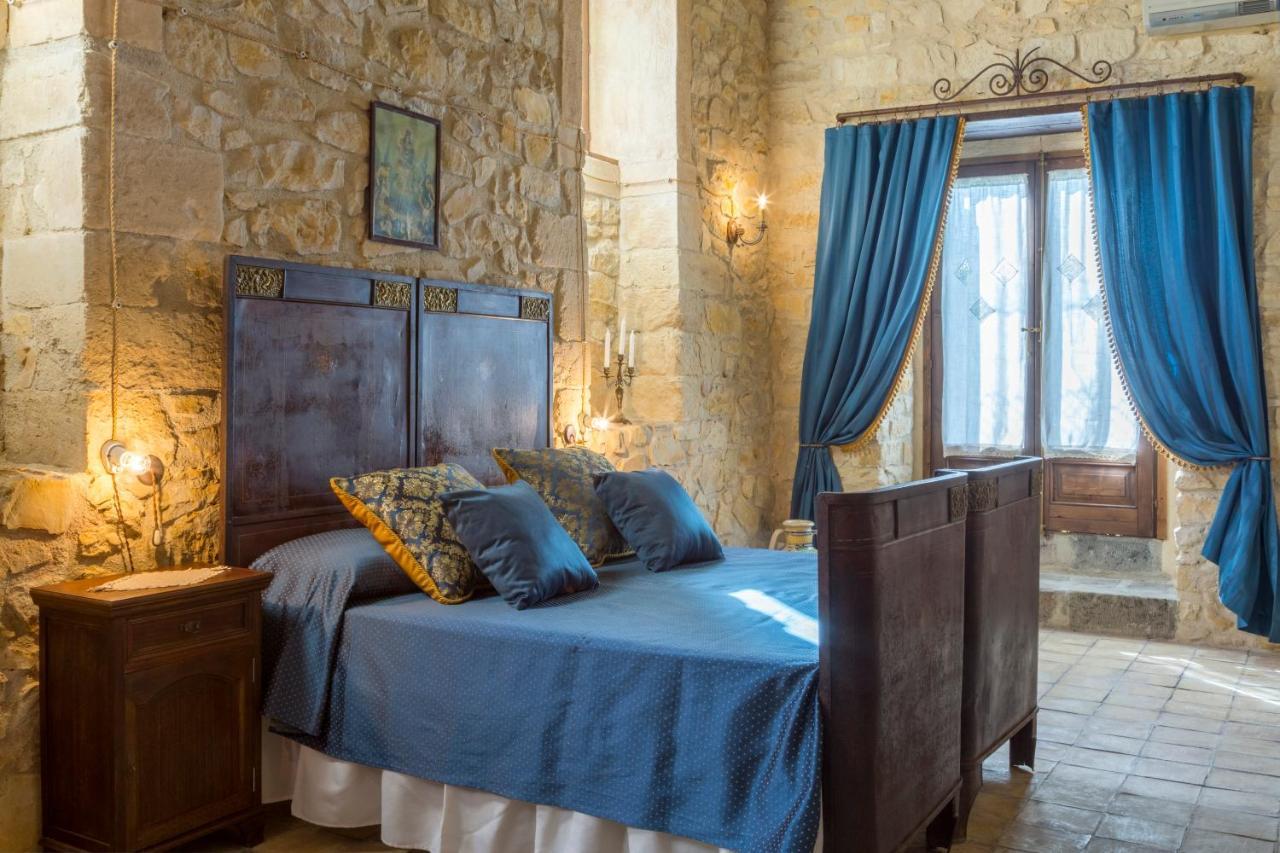Masseria Fortificata Lo Zafferaneto Buccheri Exteriér fotografie