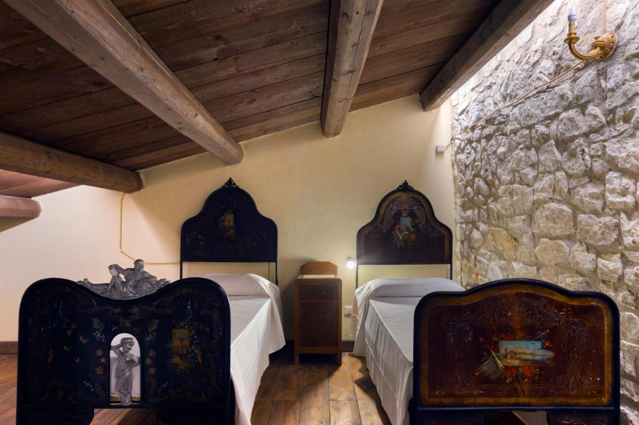 Masseria Fortificata Lo Zafferaneto Buccheri Exteriér fotografie